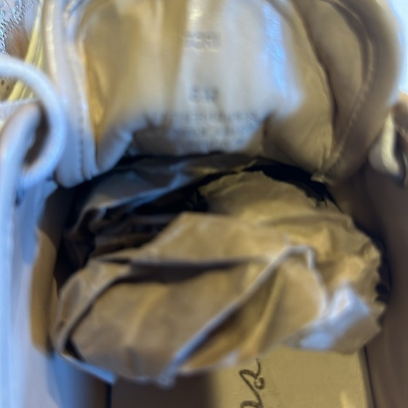 Matisse Tori leather upper gold splatter lace up sneakers with colors of cream - Picture 7 of 8